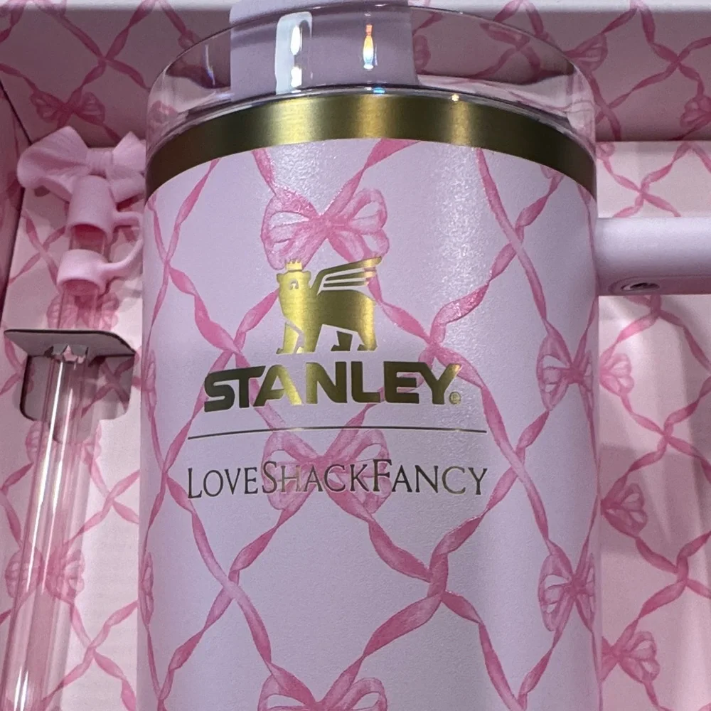 Stanley x Love Shack Fancy 40oz Limited Edition Baby Bow Pink Peppermint - Picture 2 of 8